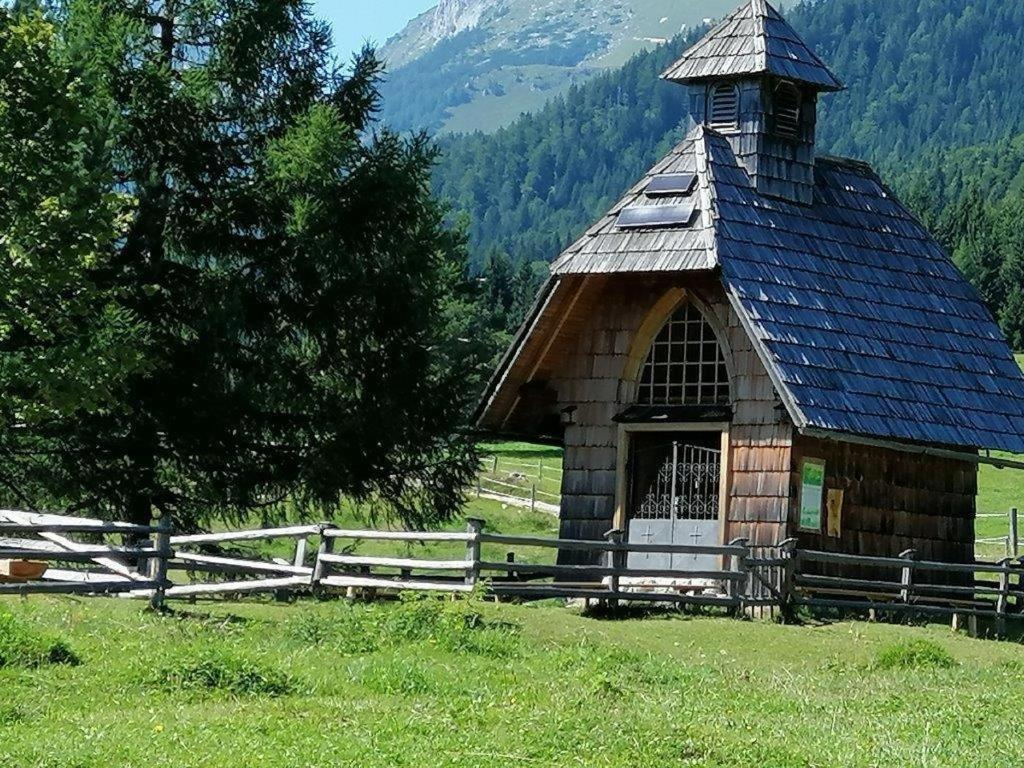 Wunderschone Ferienwohnung Mit Blick Auf Die Karawanken Згорнье-Горье Экстерьер фото