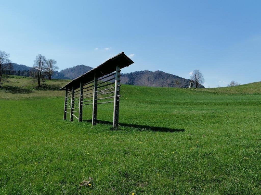 Wunderschone Ferienwohnung Mit Blick Auf Die Karawanken Згорнье-Горье Экстерьер фото